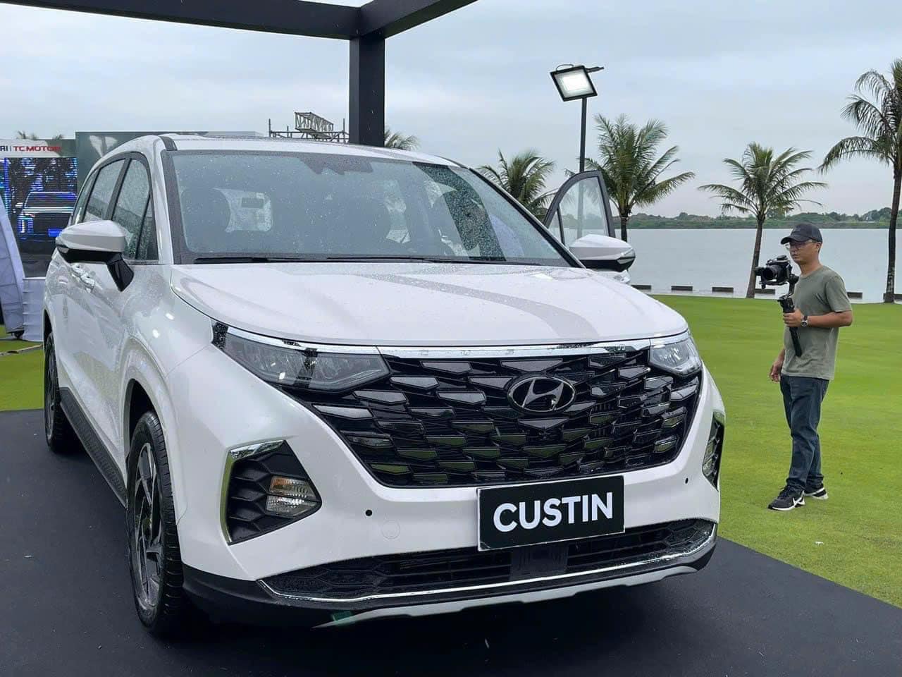 Hyundai Custin 2.0l Cao Cấp